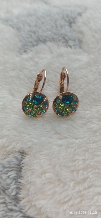 Продам серьги новые