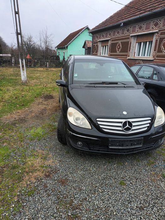 De vânzare Mercedes B180