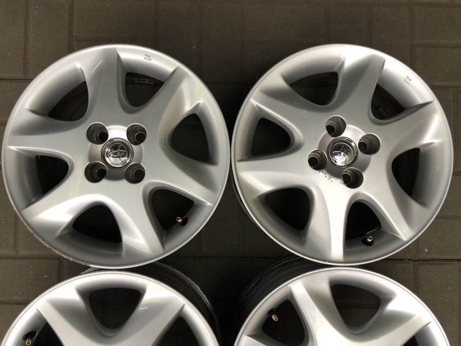 Диски на Тойота Королла r15