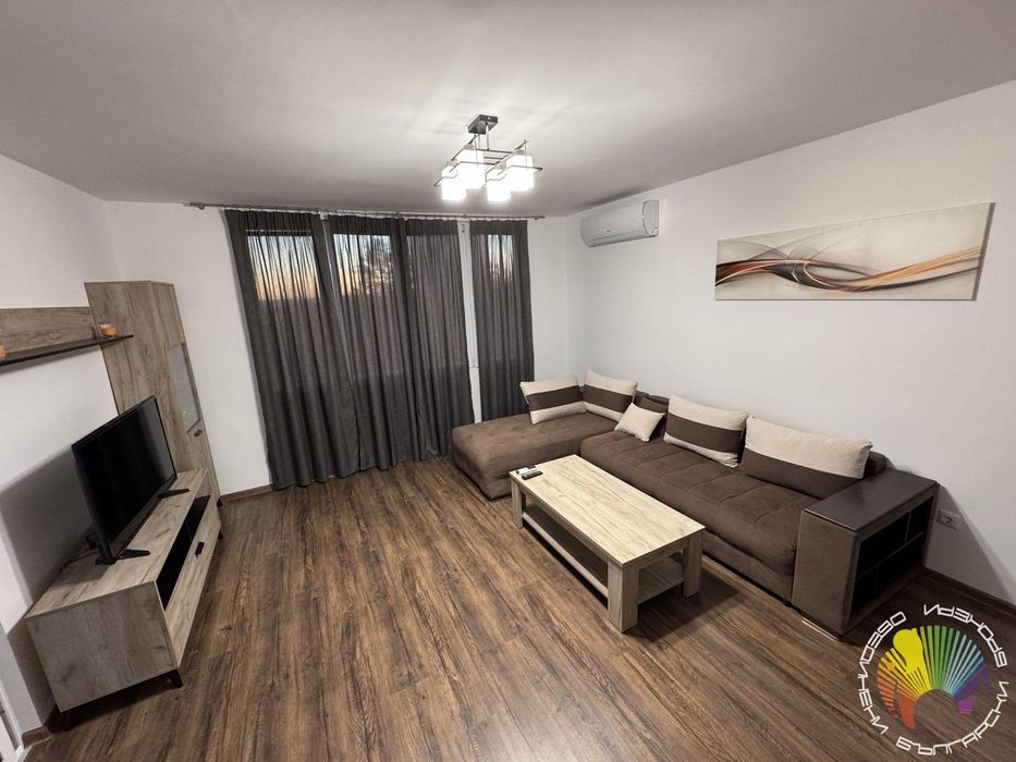 Дава се под наем Тристаен апартамент в Бургас, Славейков - 100 кв.м за 714 € - Снимка #1