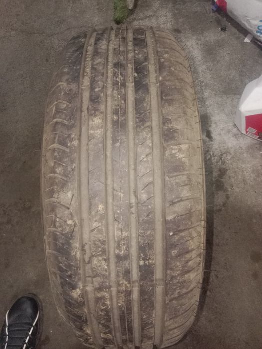 Продам комплет авто шин