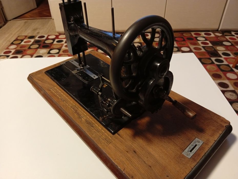 Шевна машина много стара