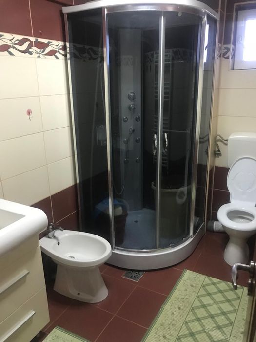 Apartament mare cu 1 camera, recompartimentat in 2 camere