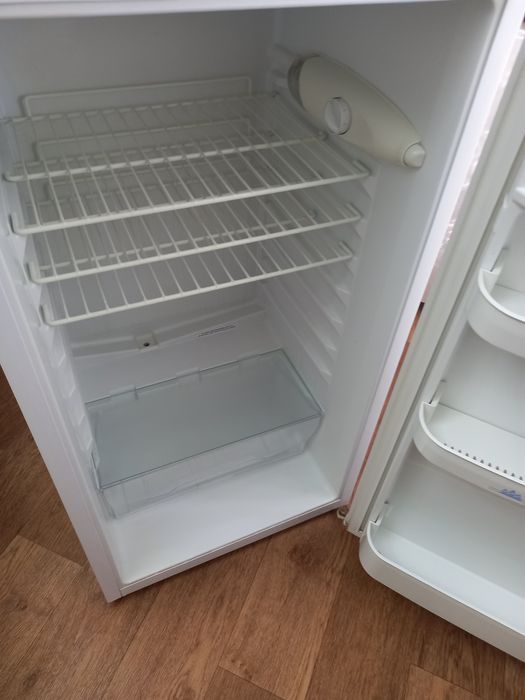 Продаю недорого холодильник б/у