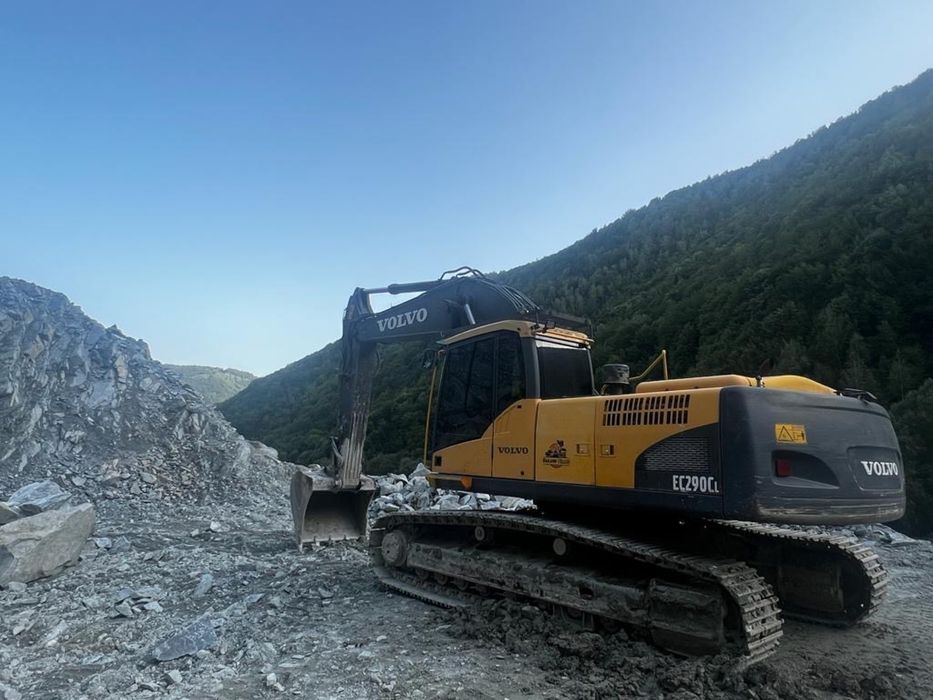 Inchiriez excavator 20-55 tone inchirieri excavatoare