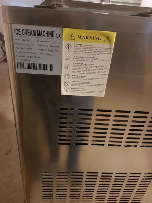 Мороженный аппарат 220V