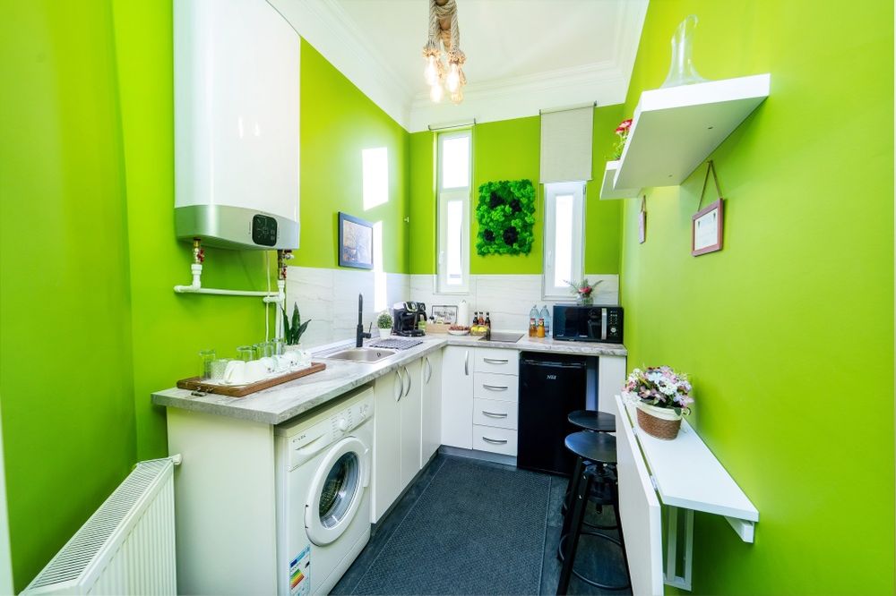 PROPRIETAR, VÂND APARTAMENT DE PRESTIGIU, ultracentral, actual  regim B&B- Piața Victoriei