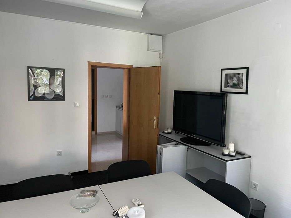 Дава се под наем Офис в София, Лозенец - 90 кв.м за 765 € - Снимка #2