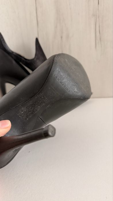 Продам сапожки черные