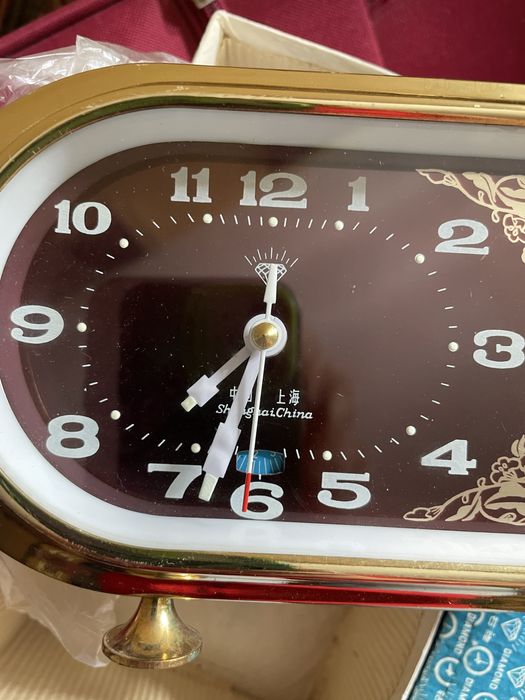 Ceas mecanic, China, nou