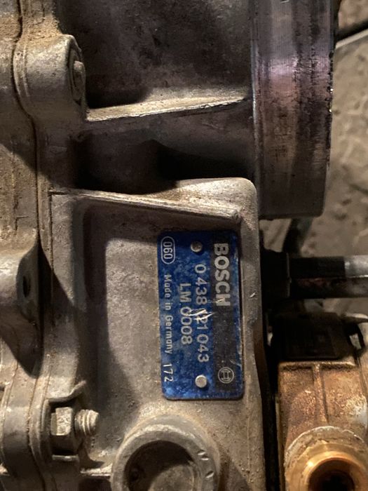 Мерседес 102 мотор КЕ-Джетроник