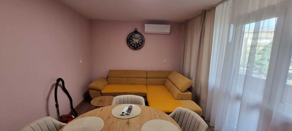 Дава се под наем Двустаен апартамент в Разград, Васил Левски - 53 кв.м за 433.5 € - Снимка #1