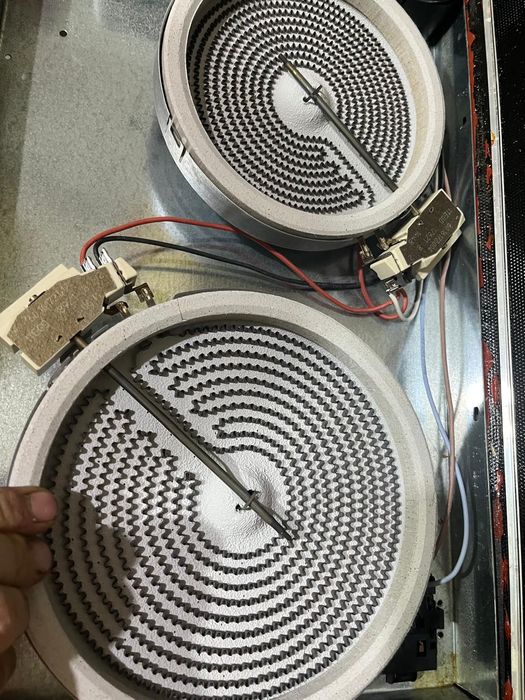 Продам электроплиту Hansa