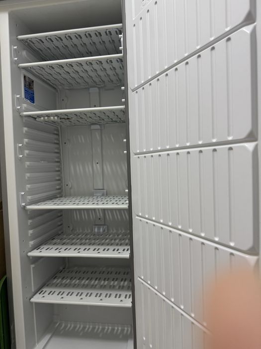 Морозильник Indesit б/у, в хорошем состоянии