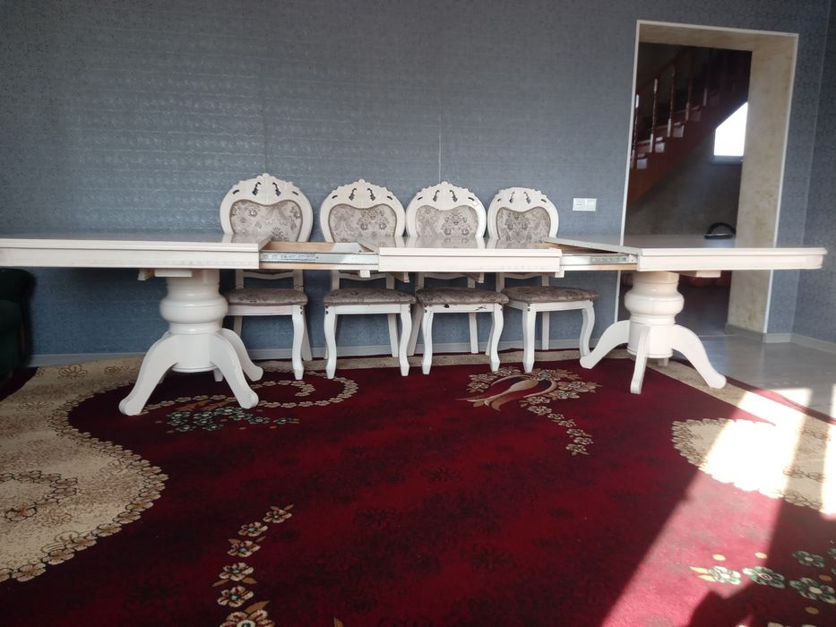 Продам Стол без стульев