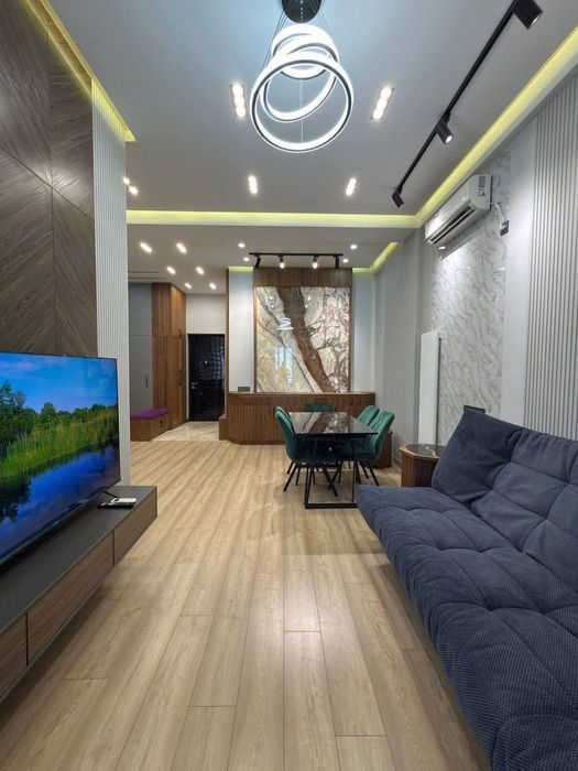 Квартира с современным ремонтом 2ком. 60м² с мебелью ор-р парк Тельман