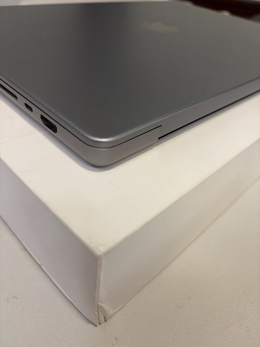 MacBook Pro 16 m1pro 16/512