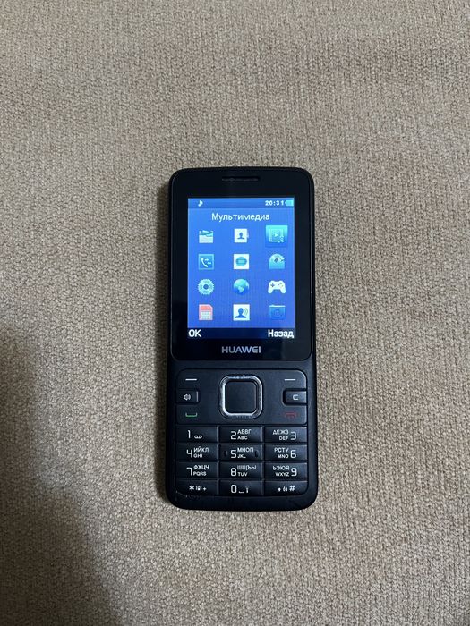 Кнопочный телефон Huawei