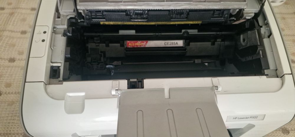 Принтер HP Laserjet P1102