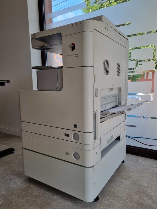 Vand Imprimanta Multifunctionala Canon imageRUNNER 2520 cu stand