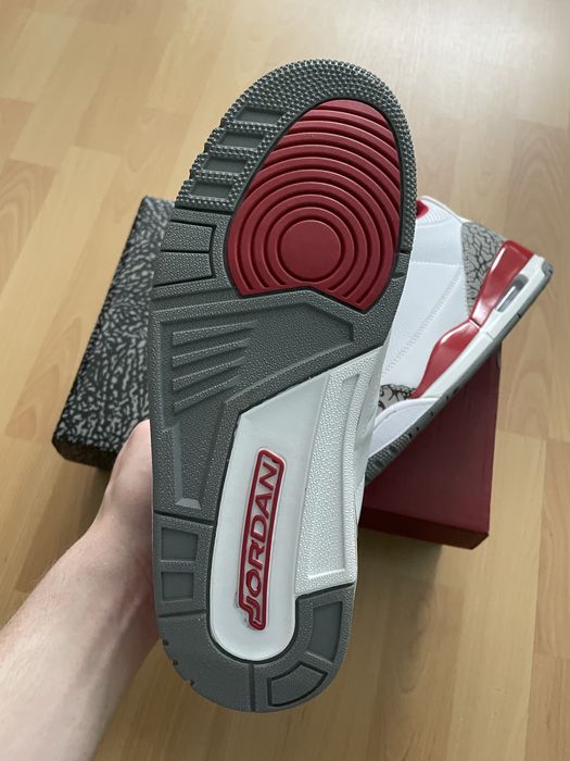 Air Jordan 3 Retro Cardinal Red