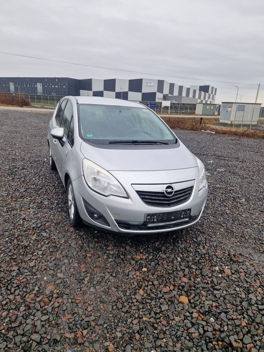 Vand urgent  opel meriva