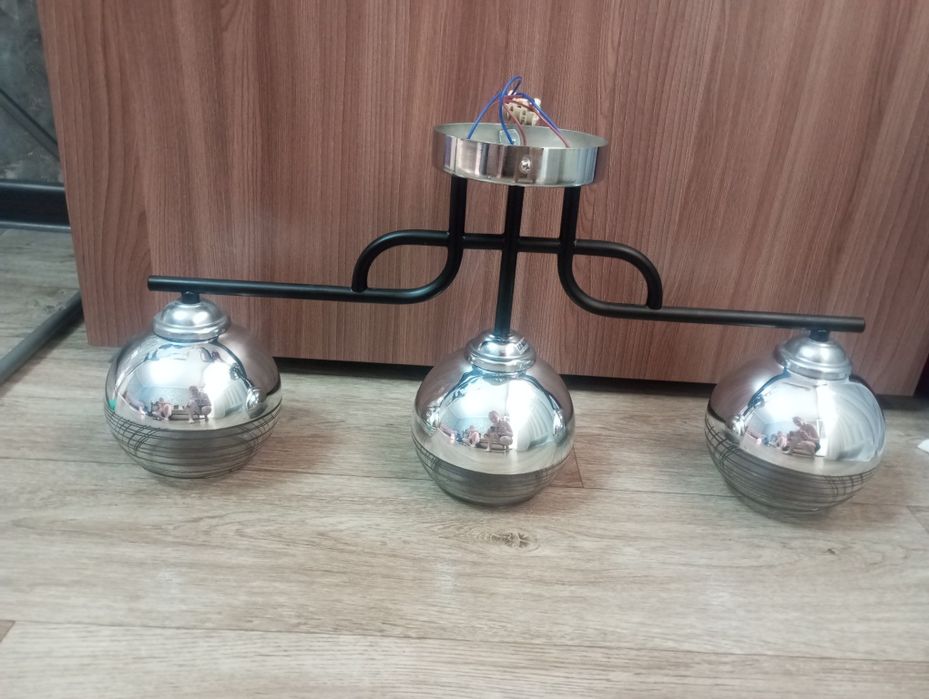 Продам ЛЮСТРУ  Б/У