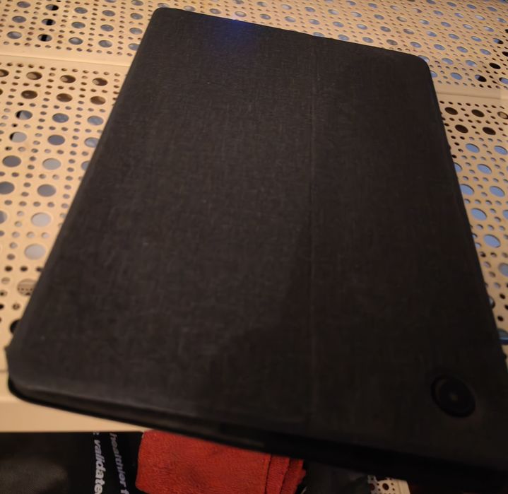 tableta TCL (Model 9060X)