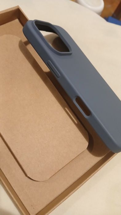 Нов holdit калъф за iPhone 16 Pro и стойка за телефон за 25