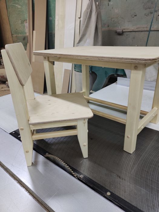 Детский столик и стульчик