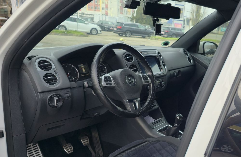 VW Tiguan 2.0 tdi R-line