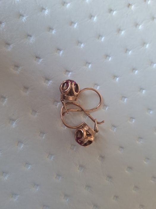 Продам Золотые серьги