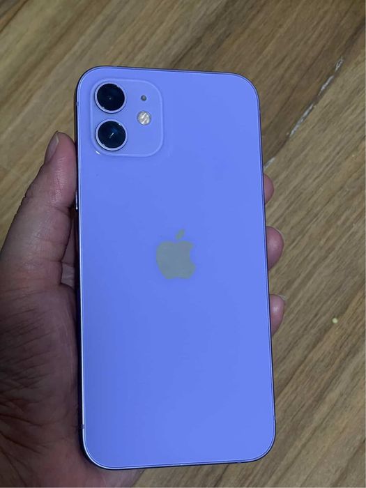 Iphone 12 o’zi batariya 78% xotira 64 Gb karobka dokument bor