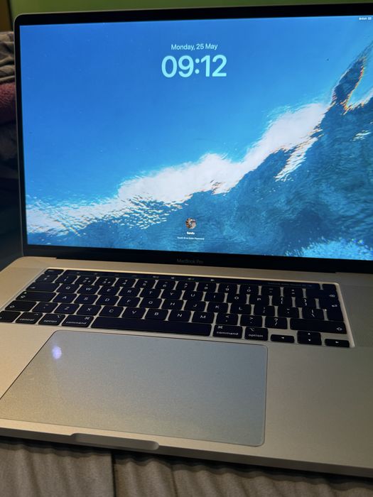 Macbook pro 16” i9 1tb 2019 touch bar i9 1TB space grey