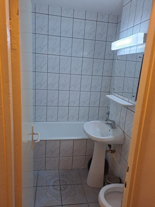 Garsonieră de închiriat