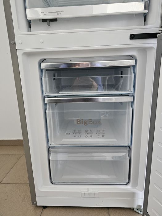 Хладилник с фризер BOSCH