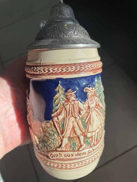 ceramica groasa, capac de zinc, 350 ml  capacitate, cana bere