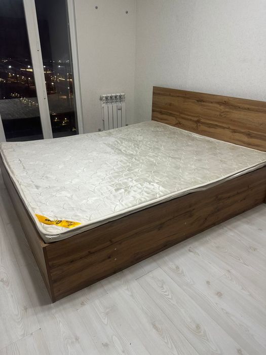 Спальный кровать