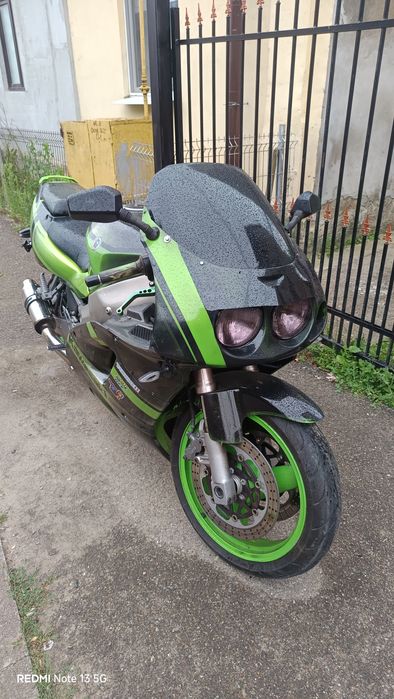 Kawasaki zxr750 125cp Acte la zi. variante!