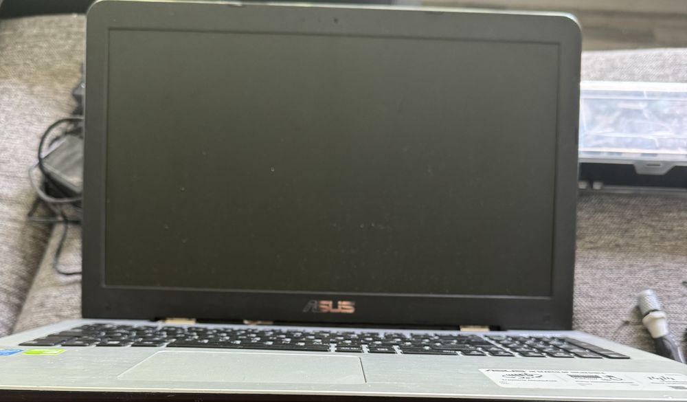 Vand laptop asus
