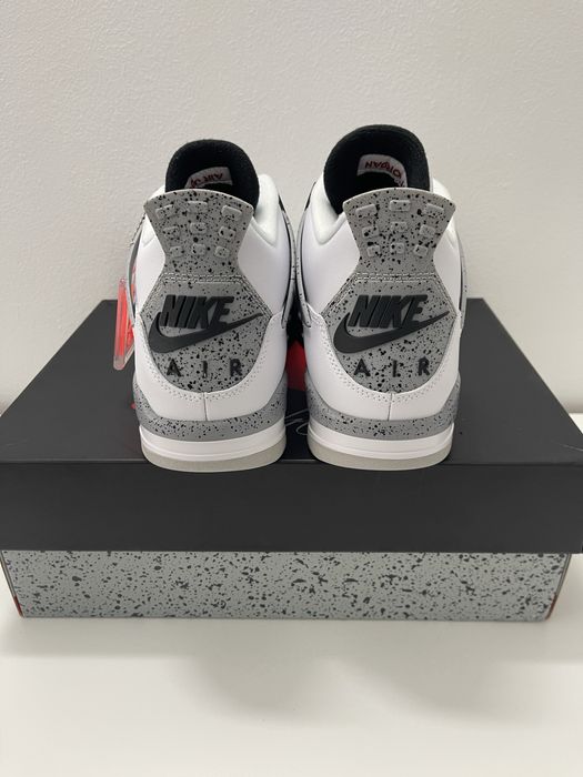 Jordan 4 ‘White cement’