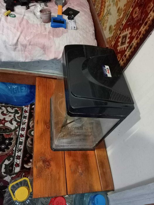 Продам аквариум, на 35 литров