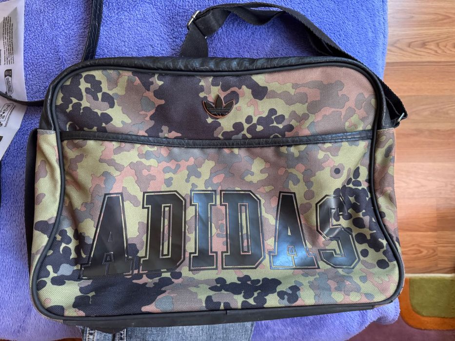 Adidas спортна чанта през рамо/ малка велурена чанта в кафяв цвят