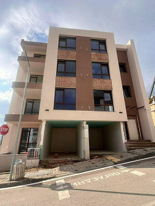 Продава се двустаен,с 1 спалня