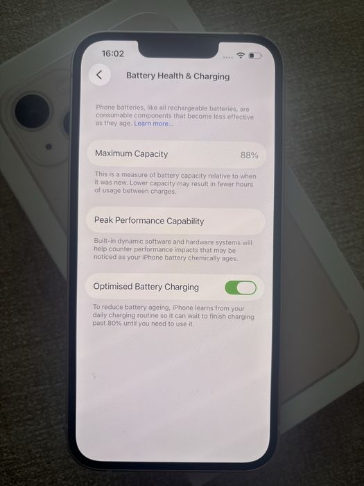 телефон Iphone 13