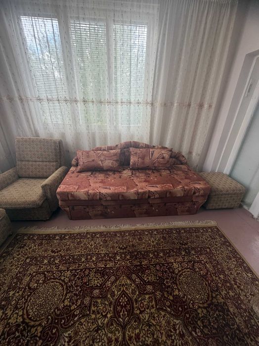 Холова гарнитура с фотьойли и табуртки