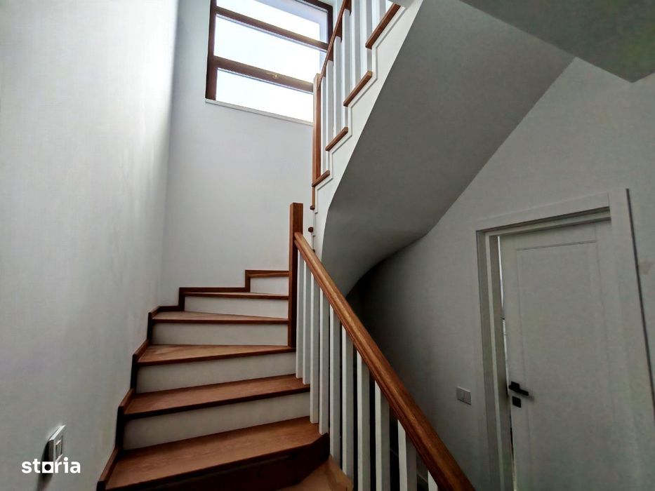 Vila 4 camere Tunari | Curte 380 mp | Gata de mutare