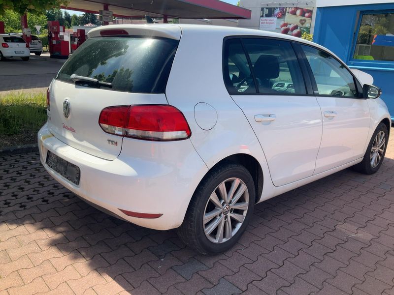 Volkswagen Golf VI 1.6 TDI Style 2011