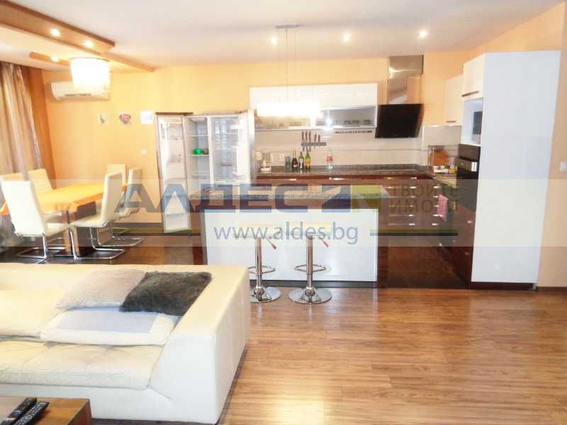 Дава се под наем Тристаен апартамент в София, Студентски град - 137 кв.м за 1000 € - Снимка #1