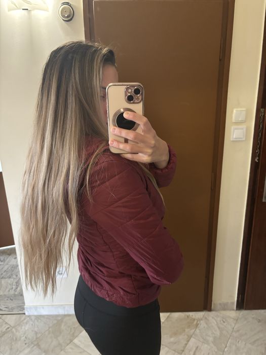 Преходно яке в цвят бордо